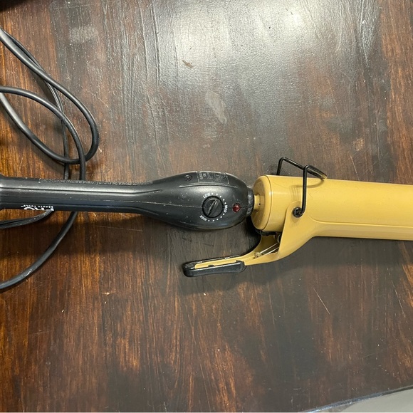 Curling Iron - Picture 2 of 2
